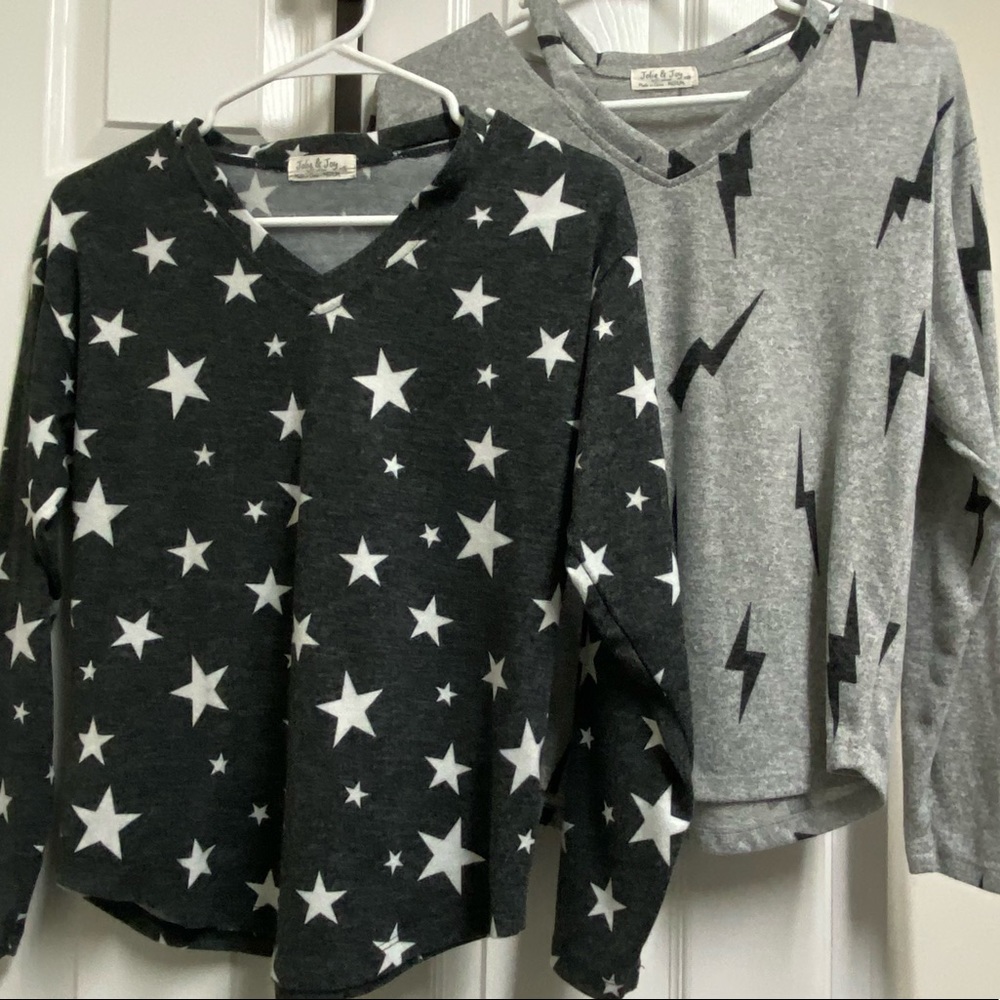 Juniors Sweaters • Medium